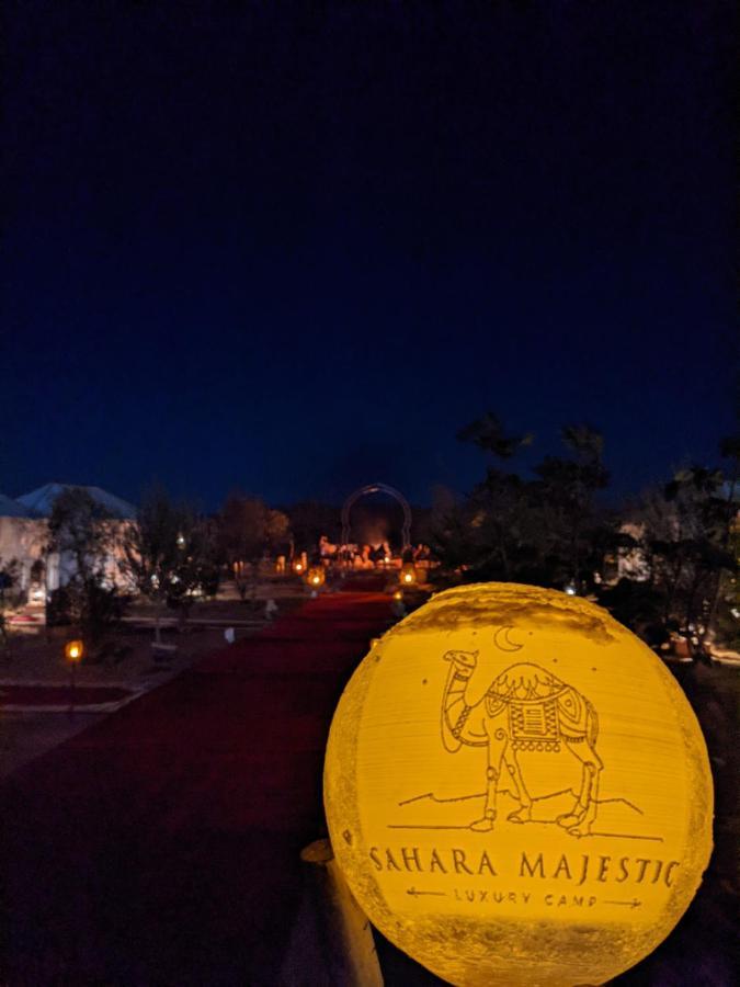 Готель Sahara Majestic Luxury Camp Мерзуга Екстер'єр фото The Elephant Rock