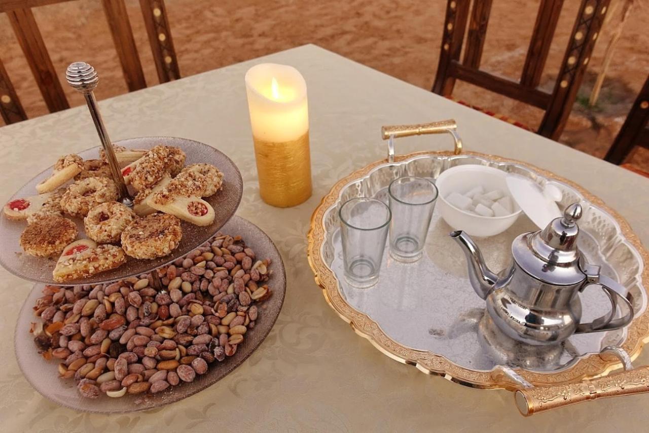 Готель Sahara Majestic Luxury Camp Мерзуга Екстер'єр фото Arabic coffee and baklava