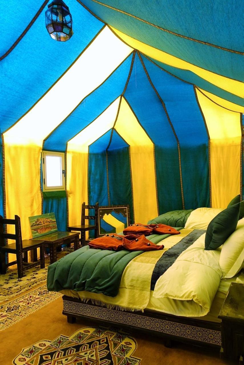 Готель Sahara Majestic Luxury Camp Мерзуга Екстер'єр фото Interior of a luxury tent